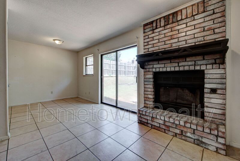 1109 NE 5th Terrace – photo 4