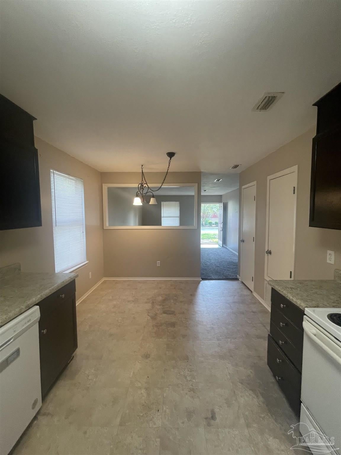 10047 Hillview Rd – photo 5