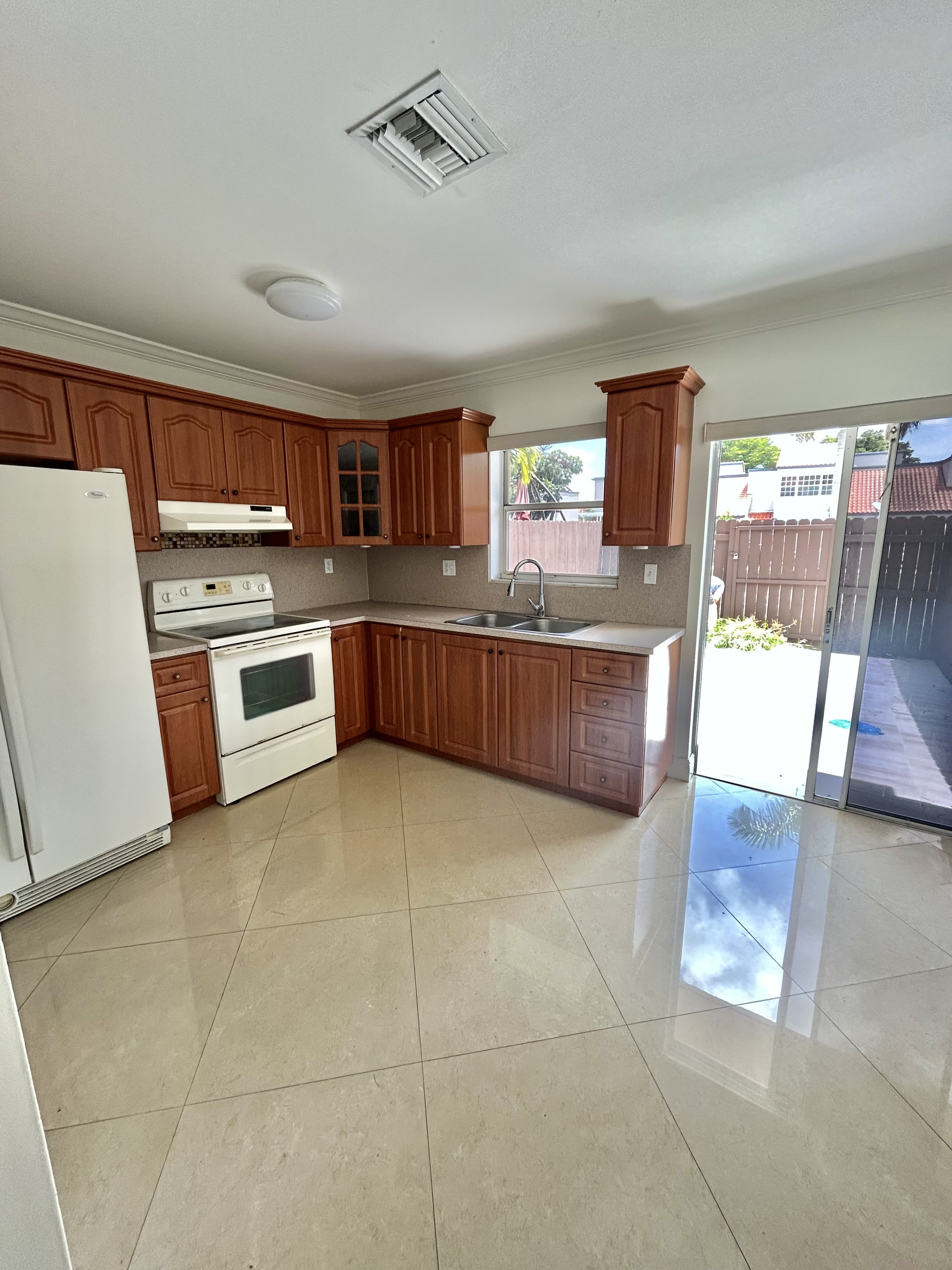 6435 Southwest 129th Place – photo 3