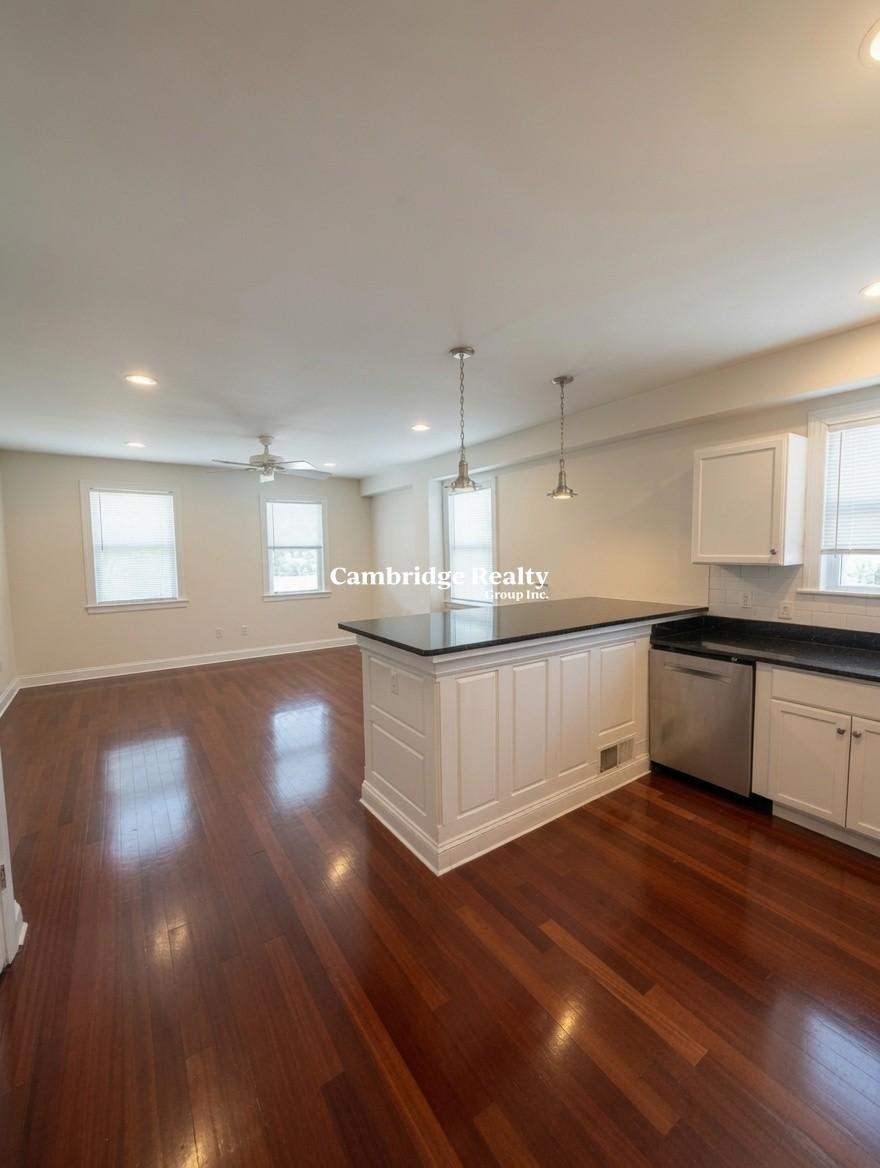 14 Duval St. – photo 5