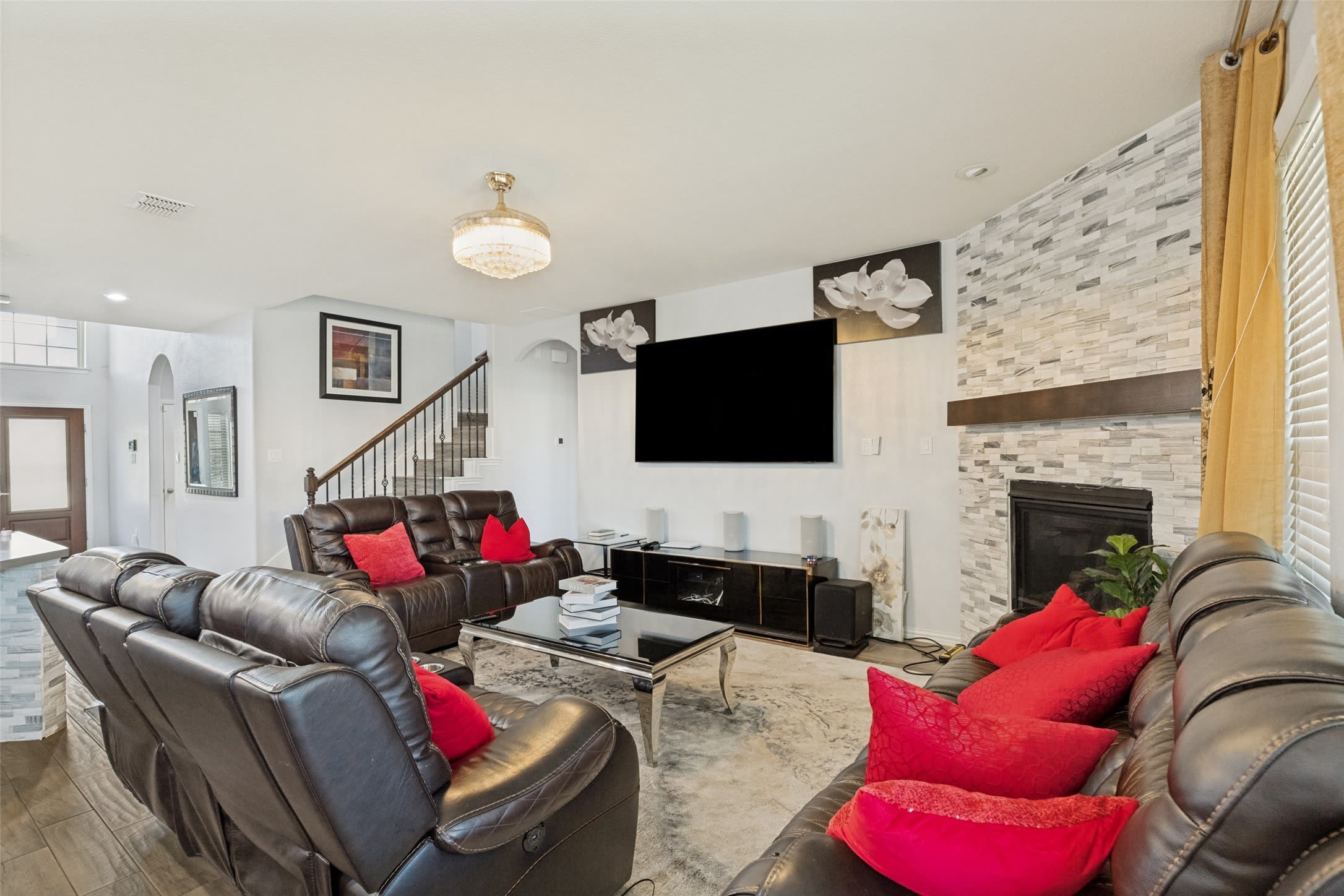 818 Blackhawk Drive – photo 4