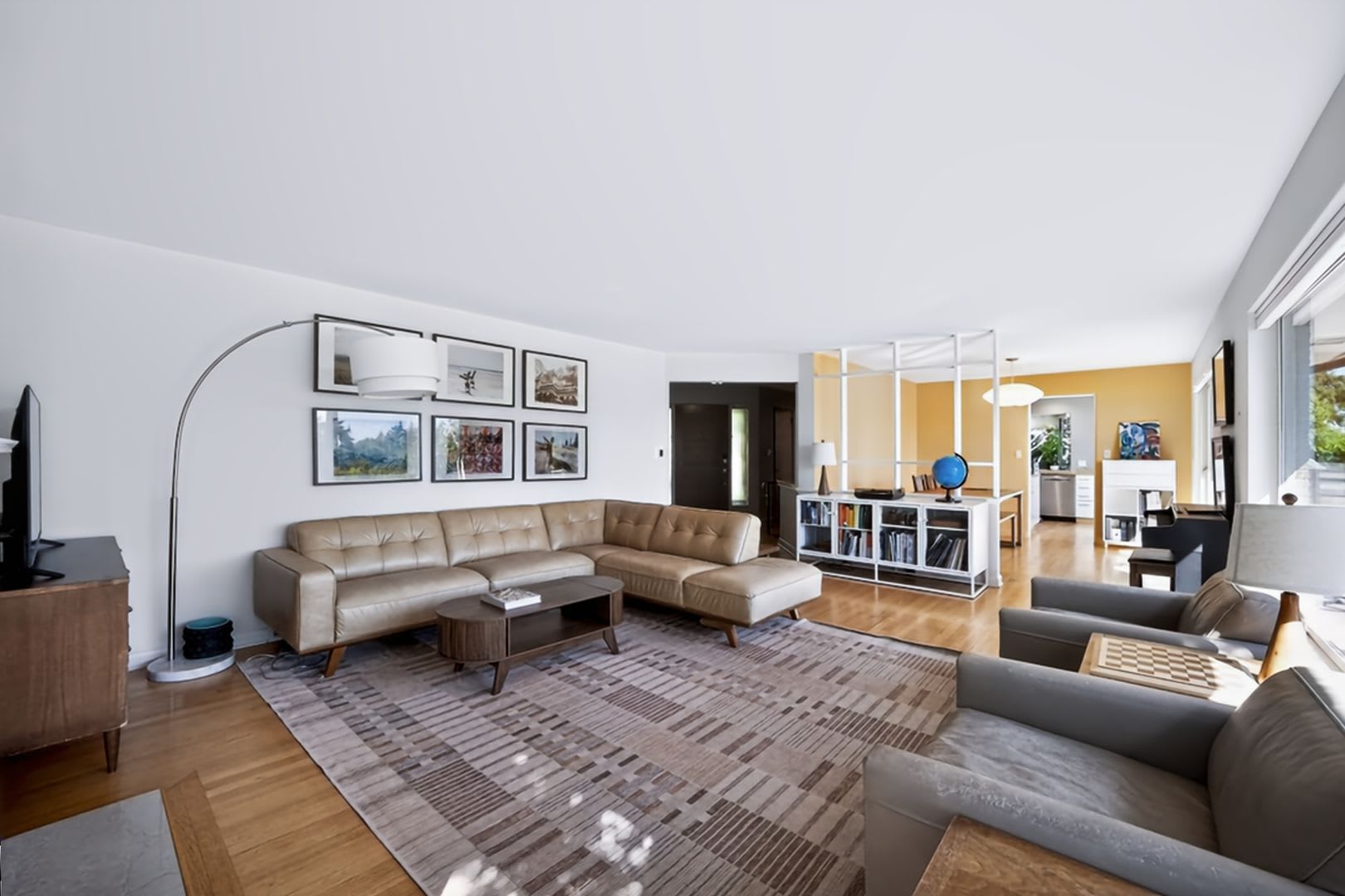 Midcentury Home In Hawthorne Hills Quiet Neighborhood With Scenic Views Minutes From Uw – photo 3