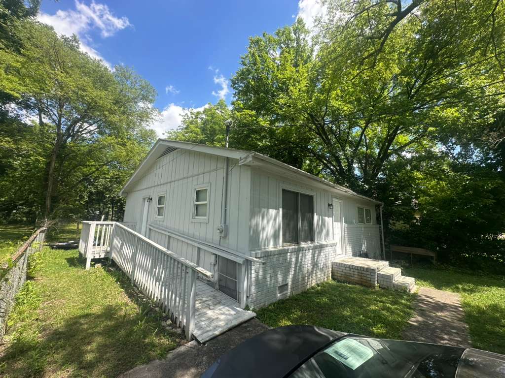 533 Branham Avenue Southwest – photo 4