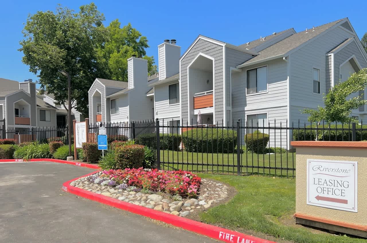 Riverstone Apartments – photo 2