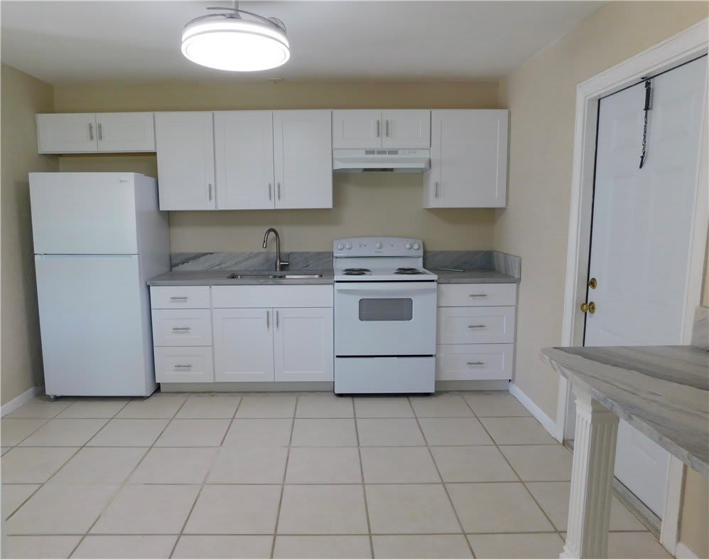 9896 Pine Street – photo 3