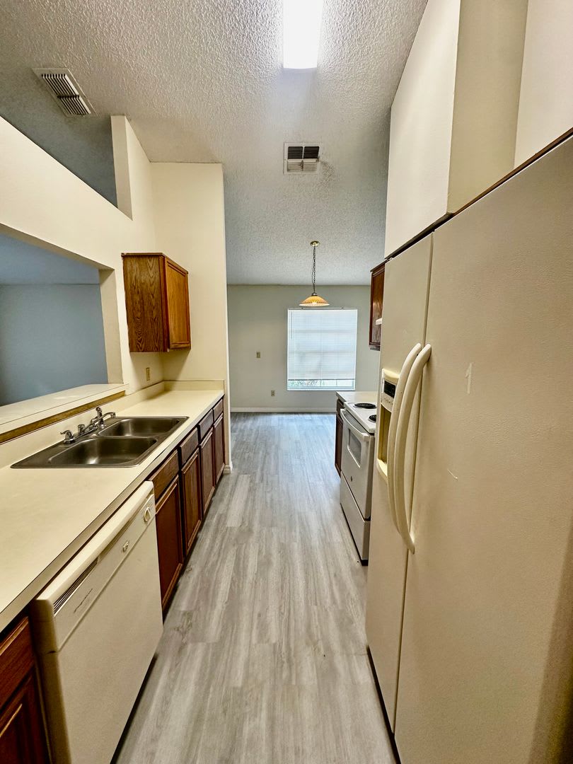 3/2 Single Family Home with EXTRA Large Backyard – photo 3