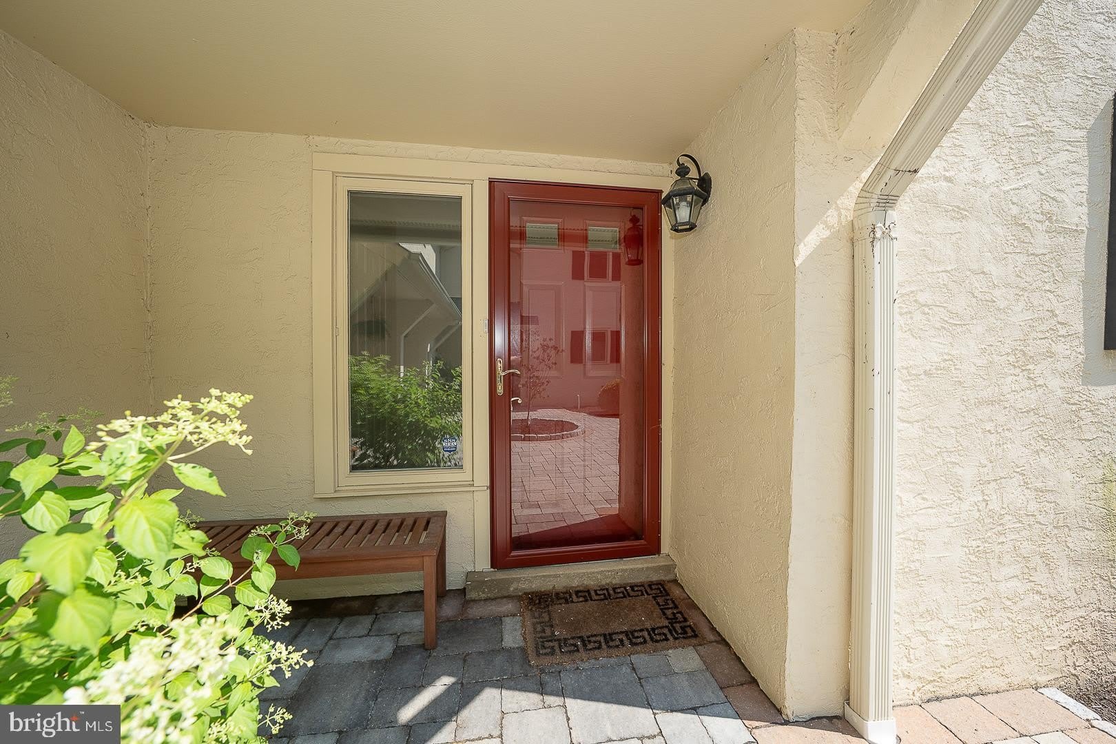 116 MONTROSE Avenue – photo 4