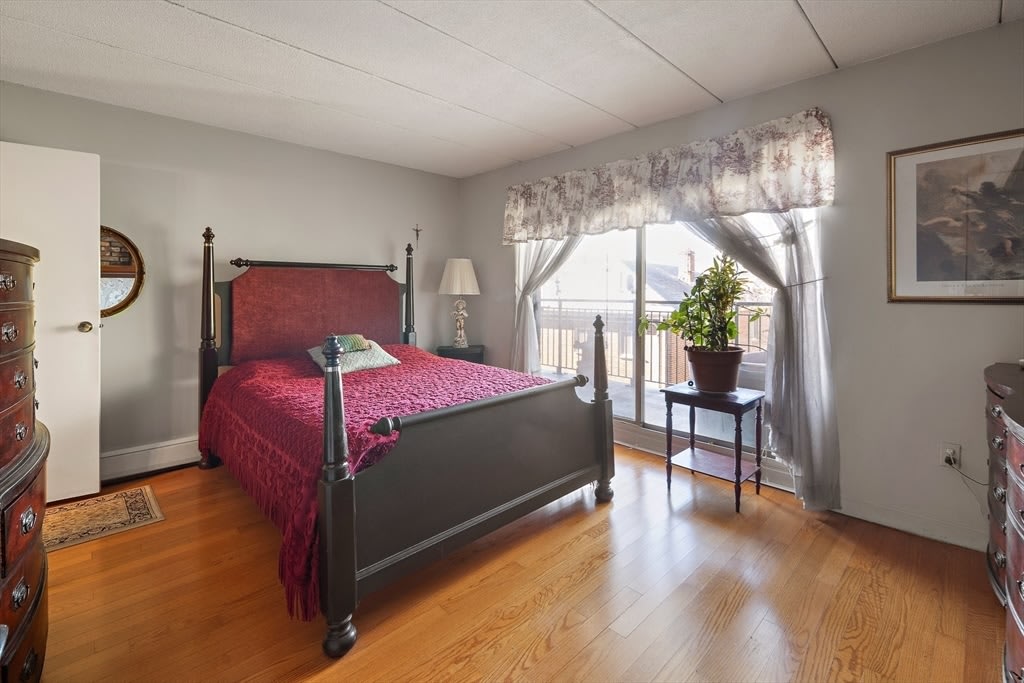 995 Massachusetts Ave – photo 2