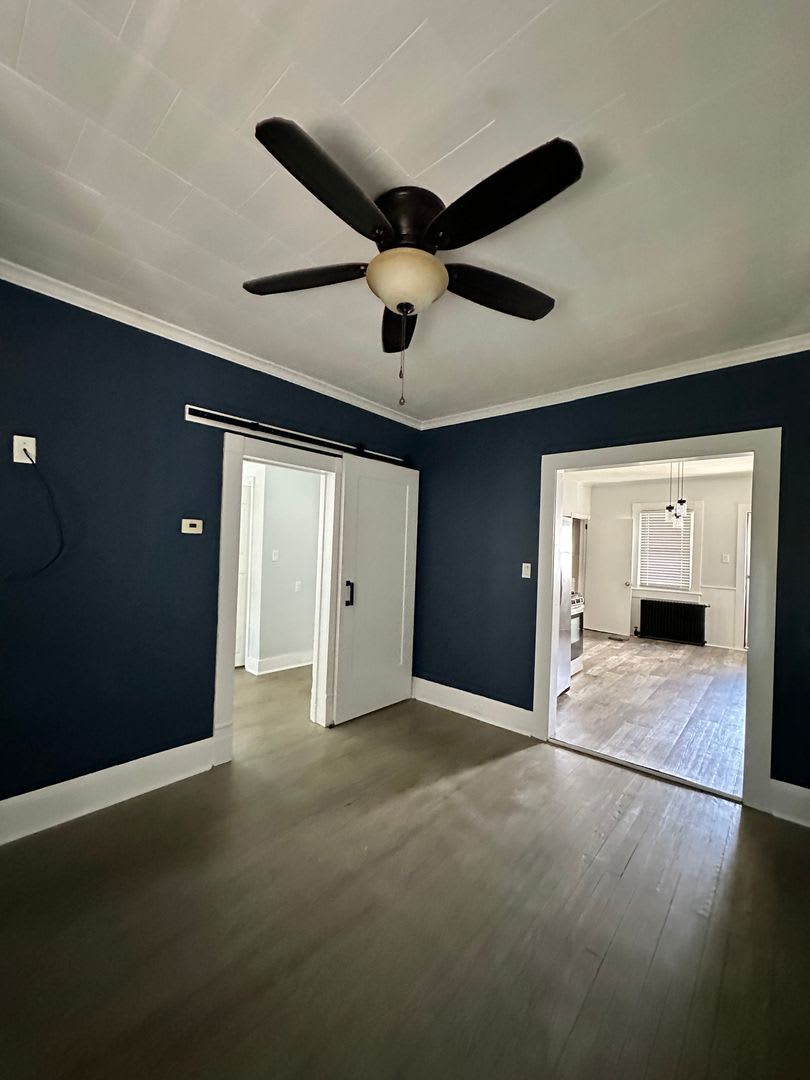 641 E Elm St – photo 4