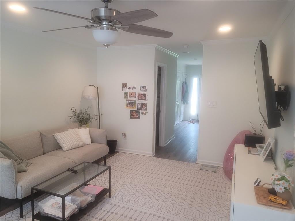 838 Heritage Square – photo 3