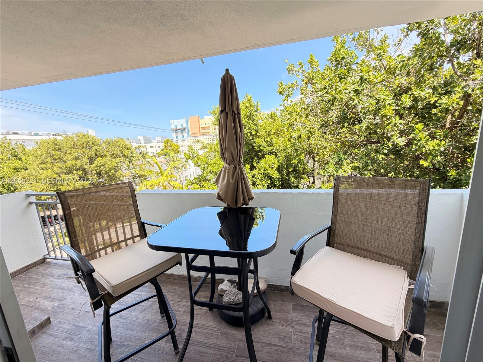 360 Meridian Ave – photo 2