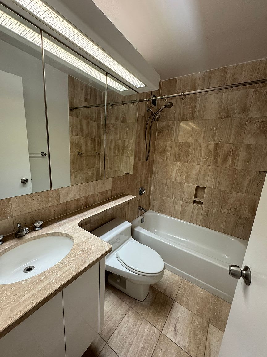 415 E 37th St Apt 24C – photo 4