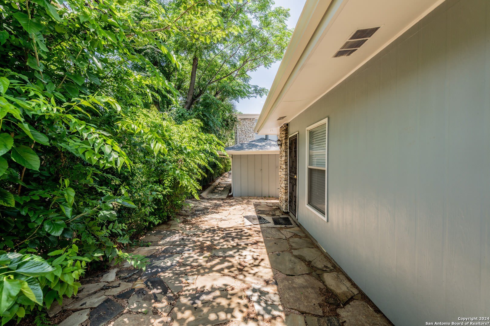 423 E DEWEY PL – photo 3