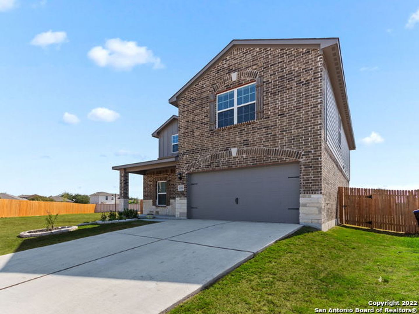 5-BEDROOM HOME IN LUCKEY RANCH – photo 3
