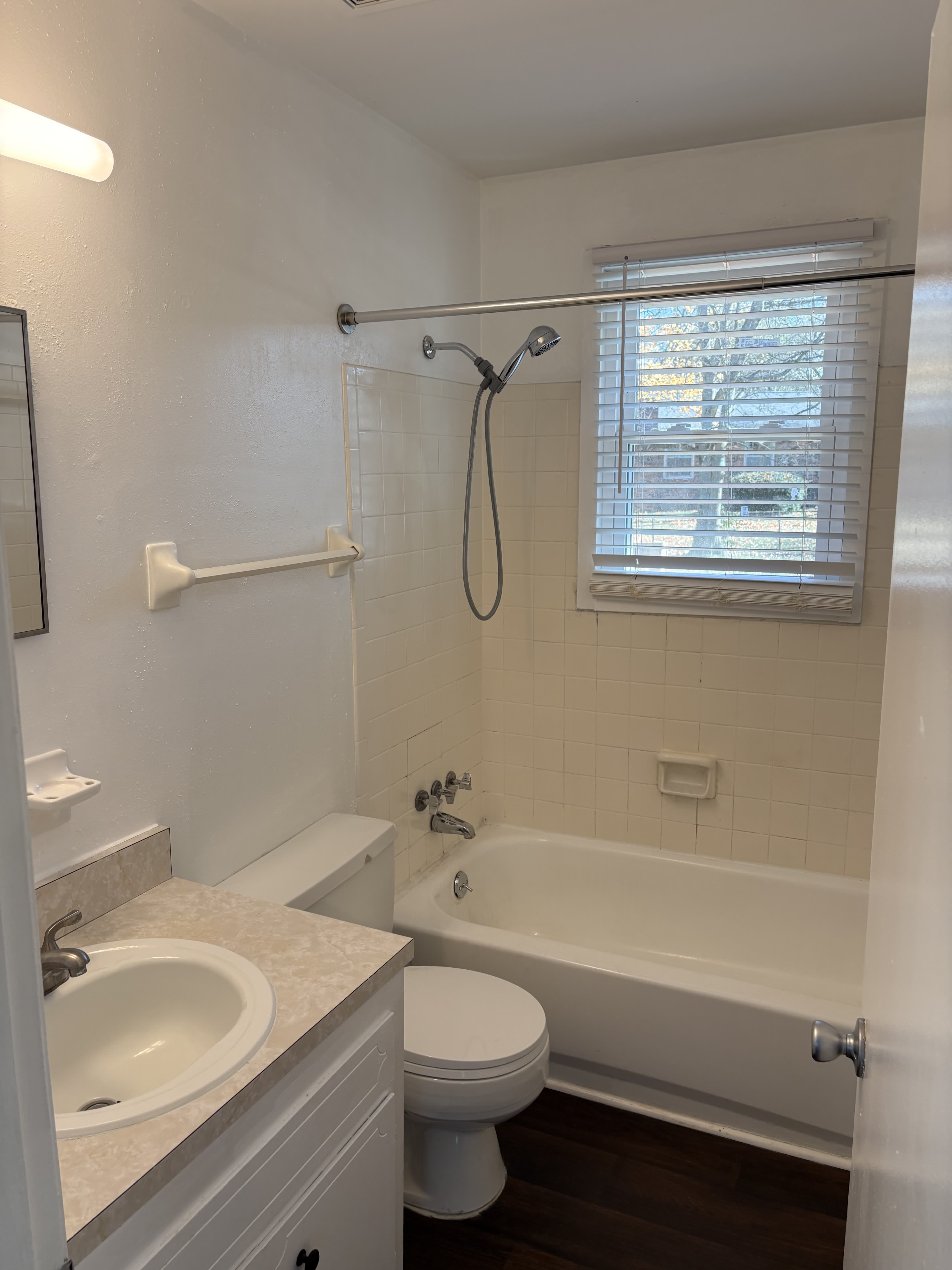 106 James Milton Ct – photo 3