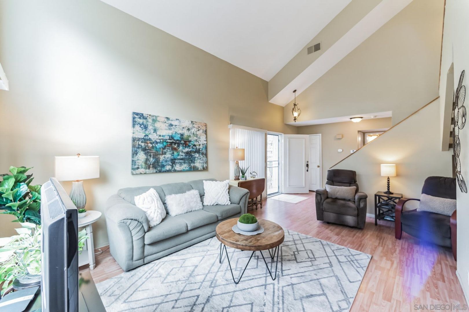 Charming 3 Bedroom Townhome in Poway! – photo 5