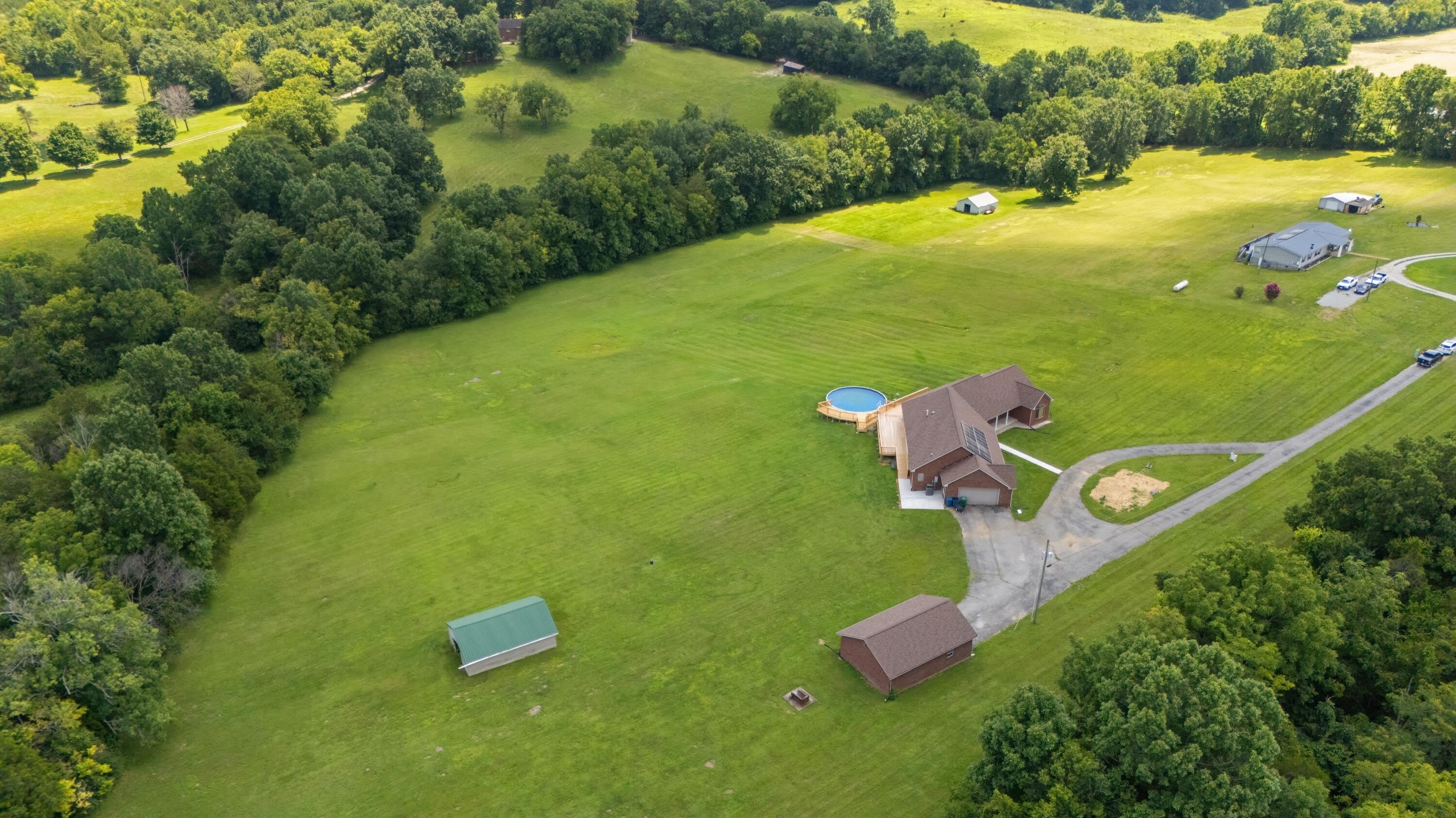1221 Hawthorne Lane – photo 3