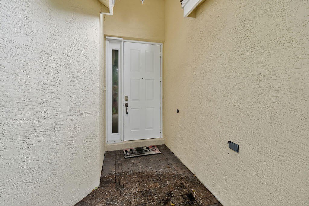 212 Berenger Walk – photo 2