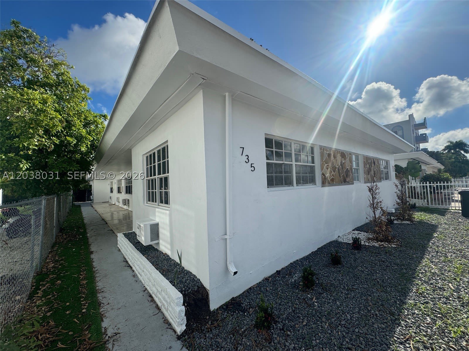 735 83rd St – photo 2