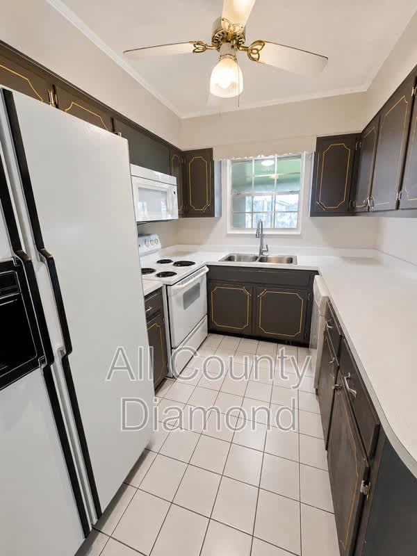 215 S Kimbrel Ave – photo 5