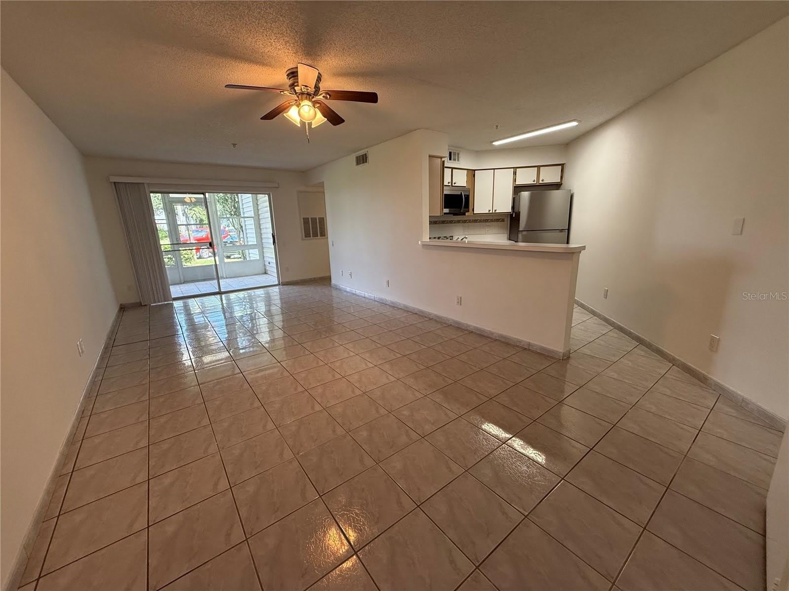 3900 SOUTHPOINTE Drive – photo 5