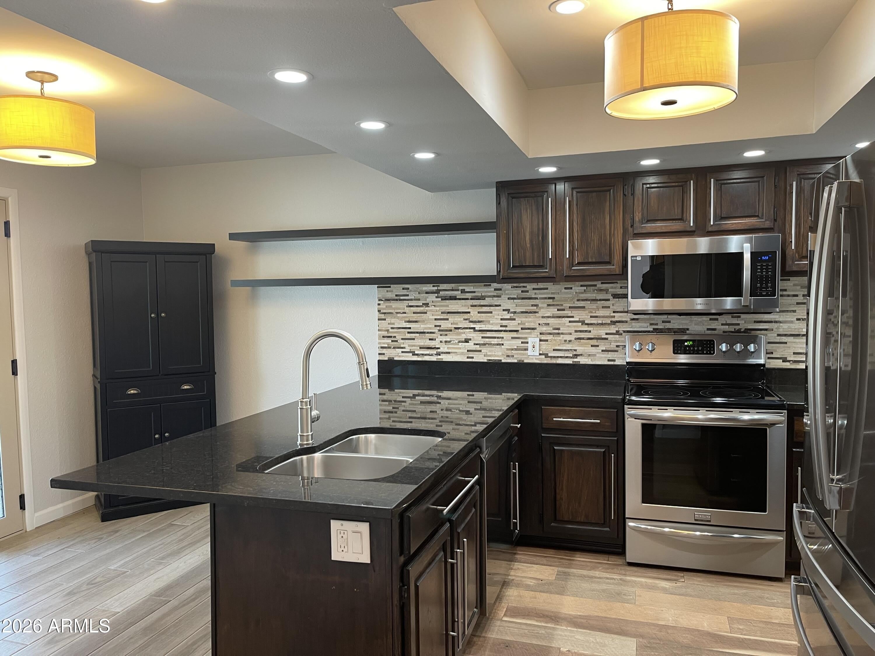 12847 N 40TH Way – photo 3