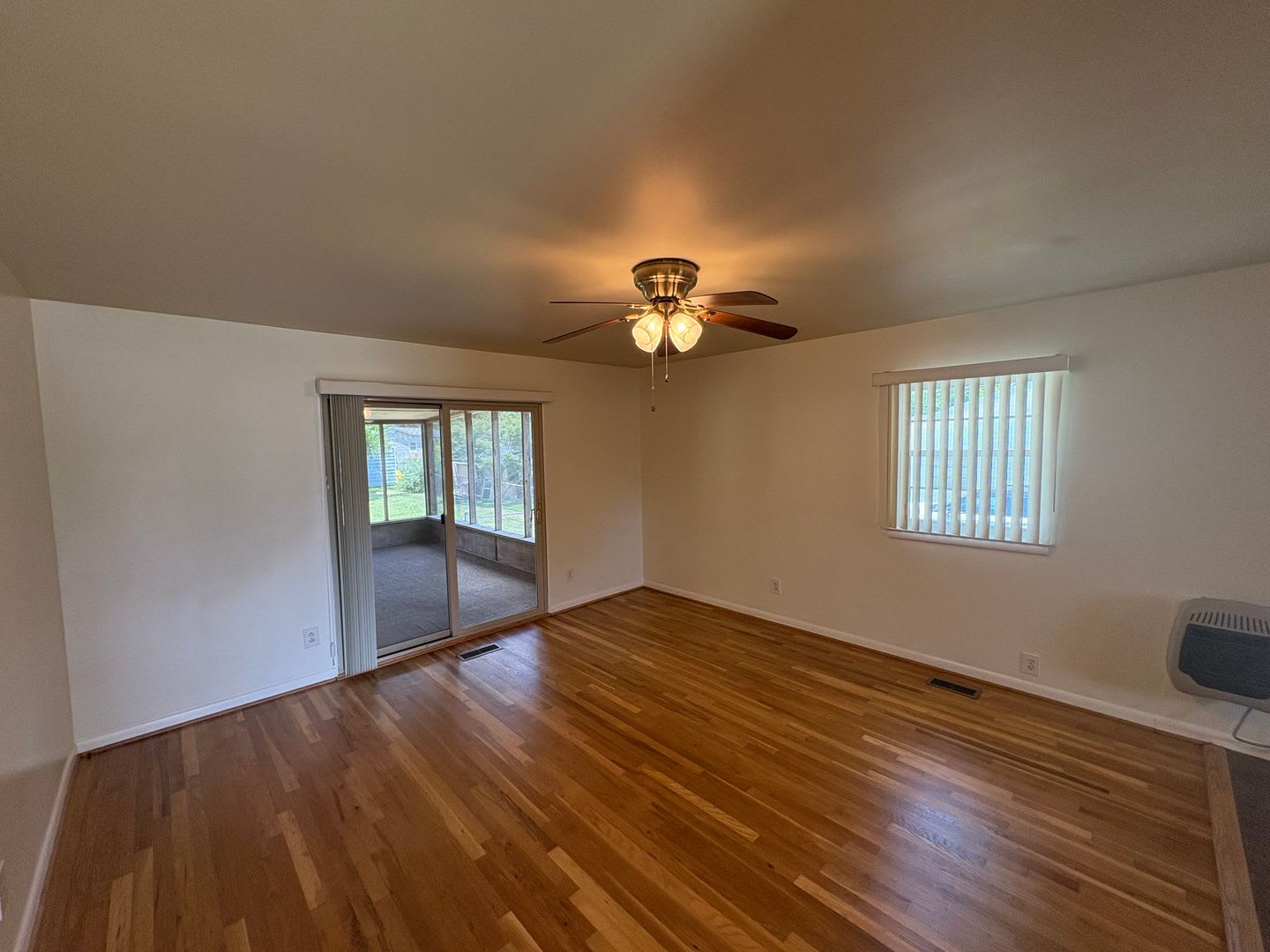 For Rent – photo 3