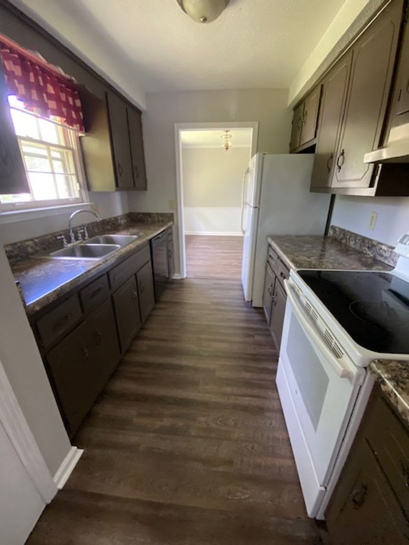 725 Overton Drive – photo 4