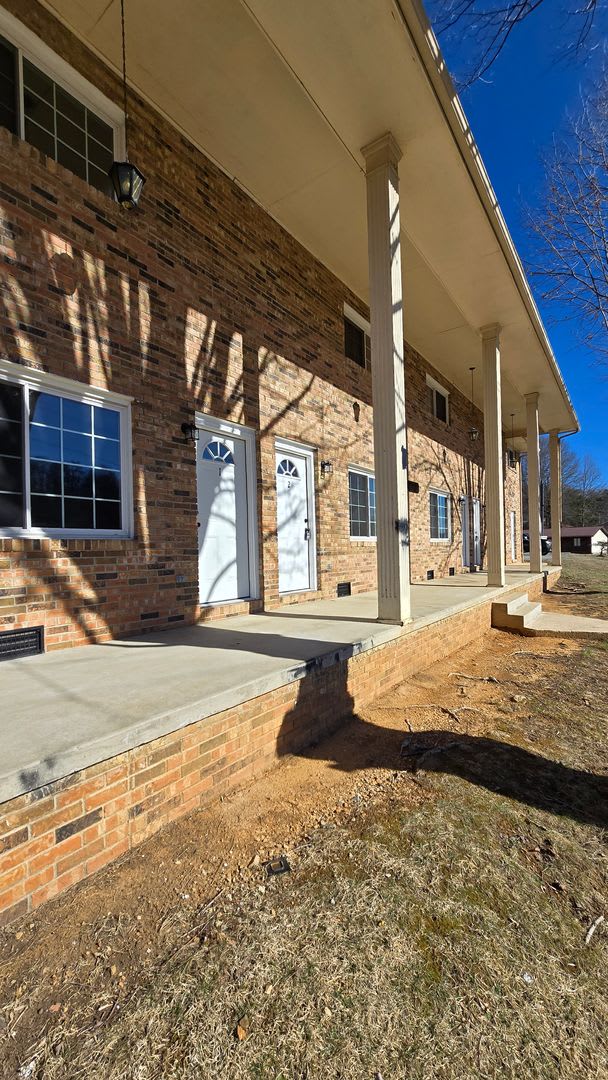 2 Bedroom/ 1.5 Bathroom Townhouse Church Hill, TN – photo 2