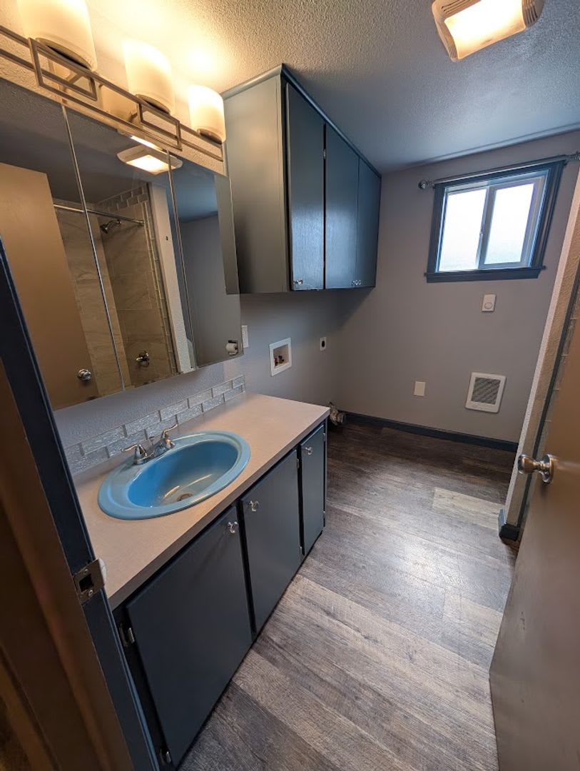 2 Bedroom 1 Bath Winchester House – photo 3