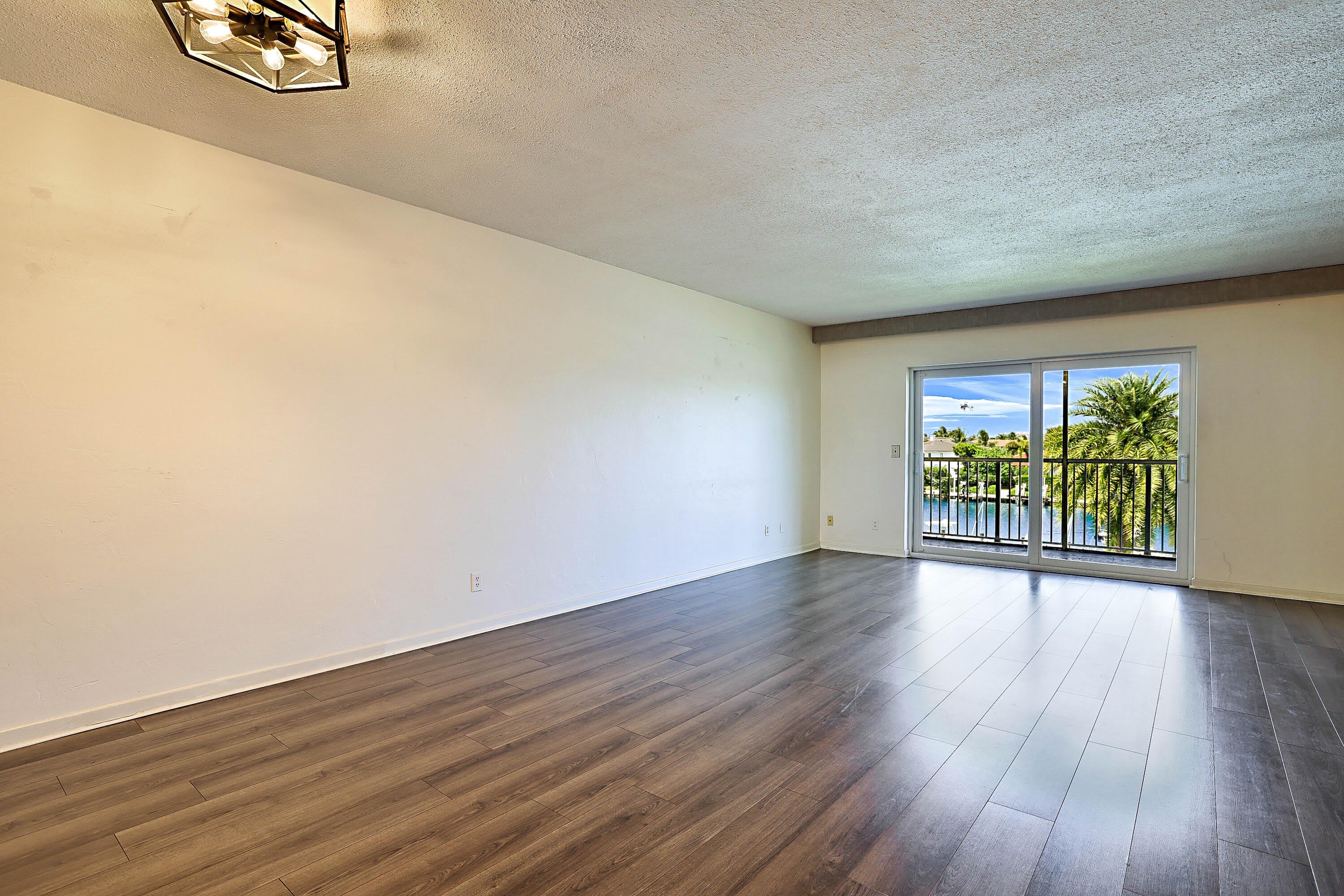 230 N Federal Highway – photo 3