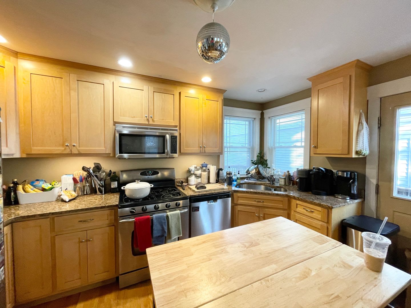 Mission Hill 4 Bed – 3.5 Bath – Central Air – Garage Parking – No Fee – 9/1 – photo 1