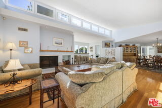 11215 Sunset Boulevard – photo 4