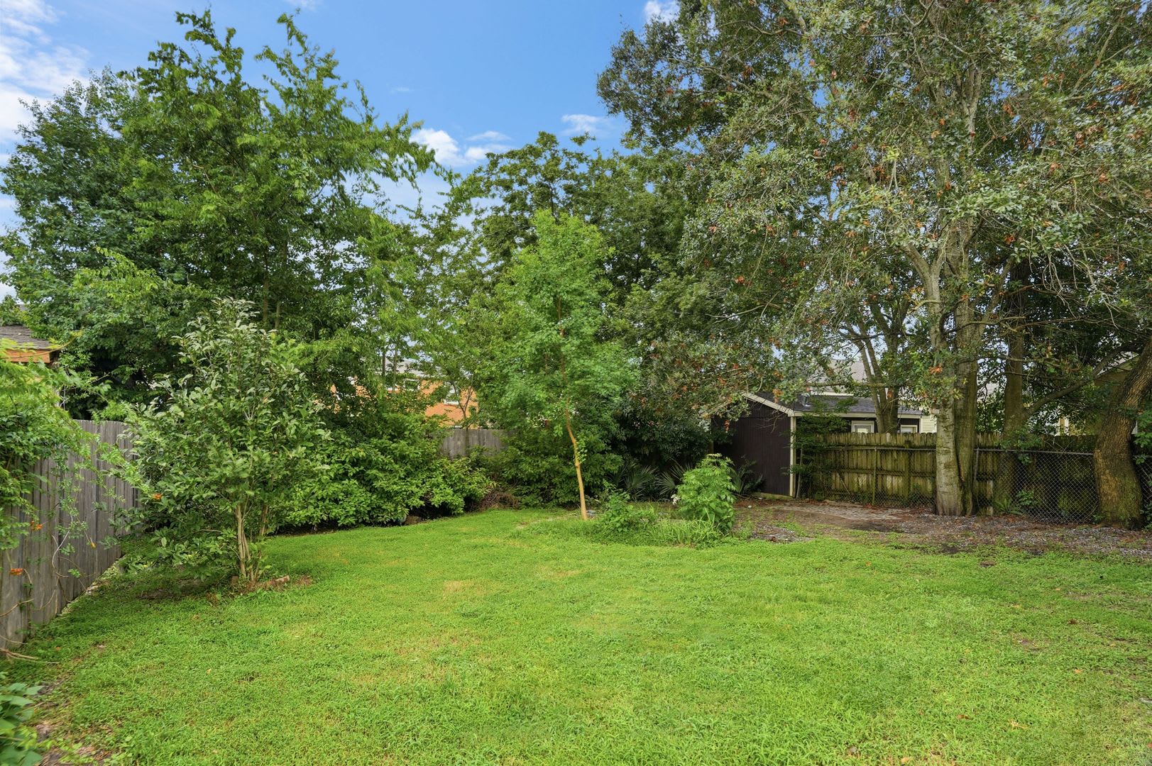 Large house with the private backyard! – photo 5