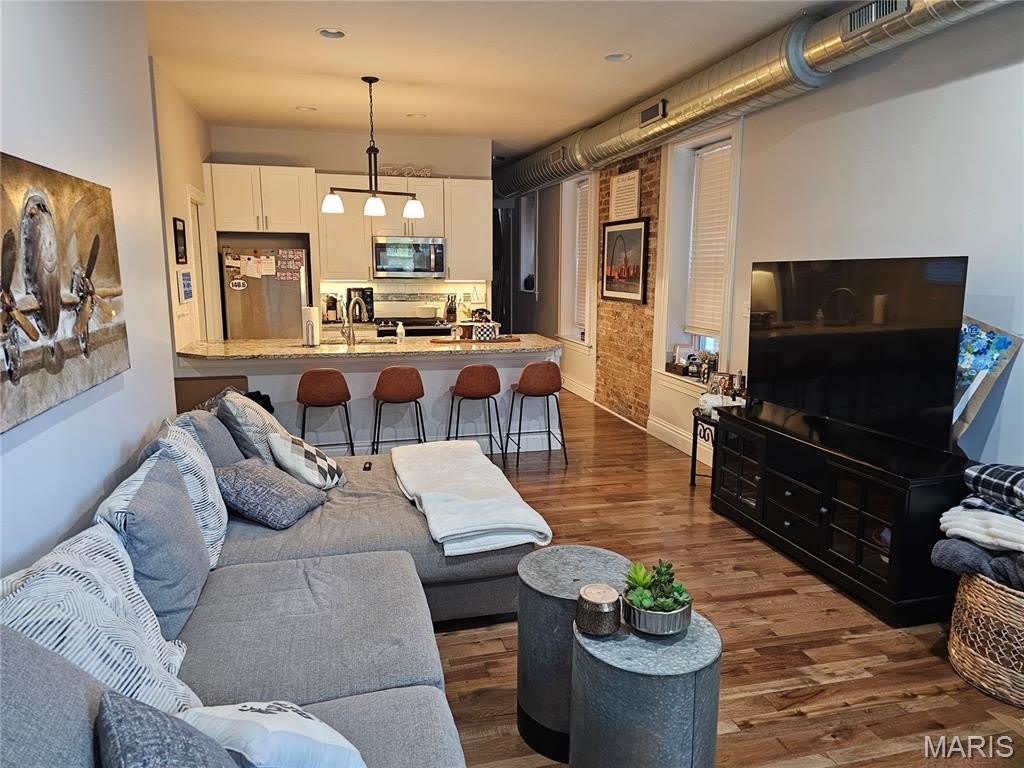 1832 Russell Boulevard – photo 2