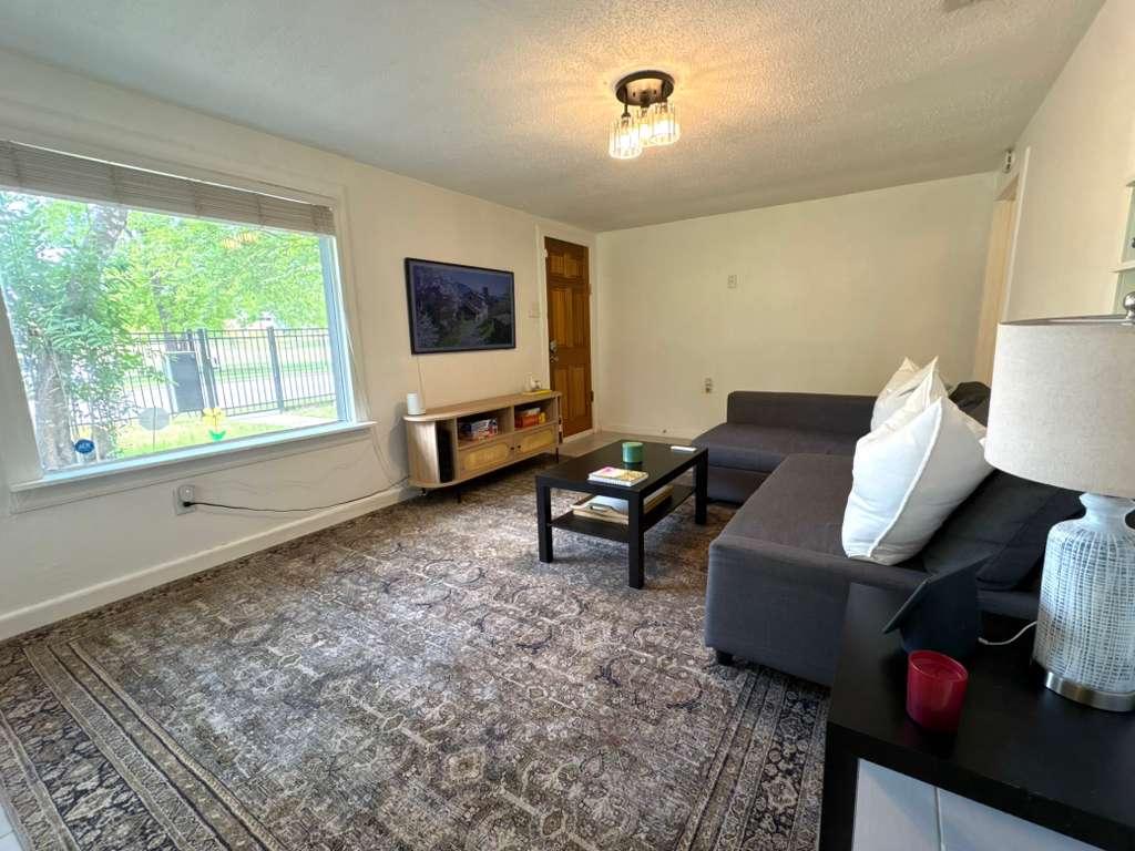1101 Holly St. #1 – photo 4
