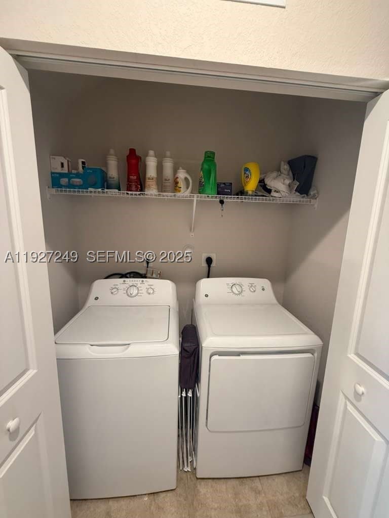 1037 NW 5th St – photo 5