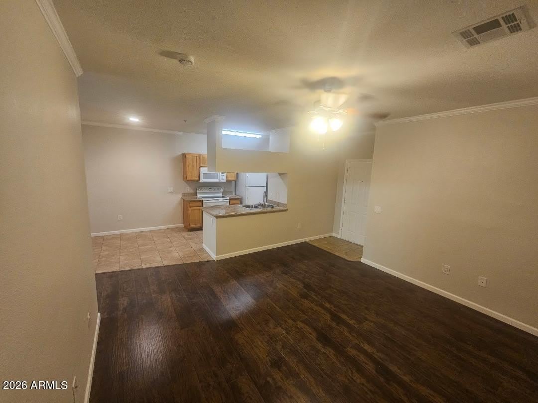 5401 E VAN BUREN Street – photo 4