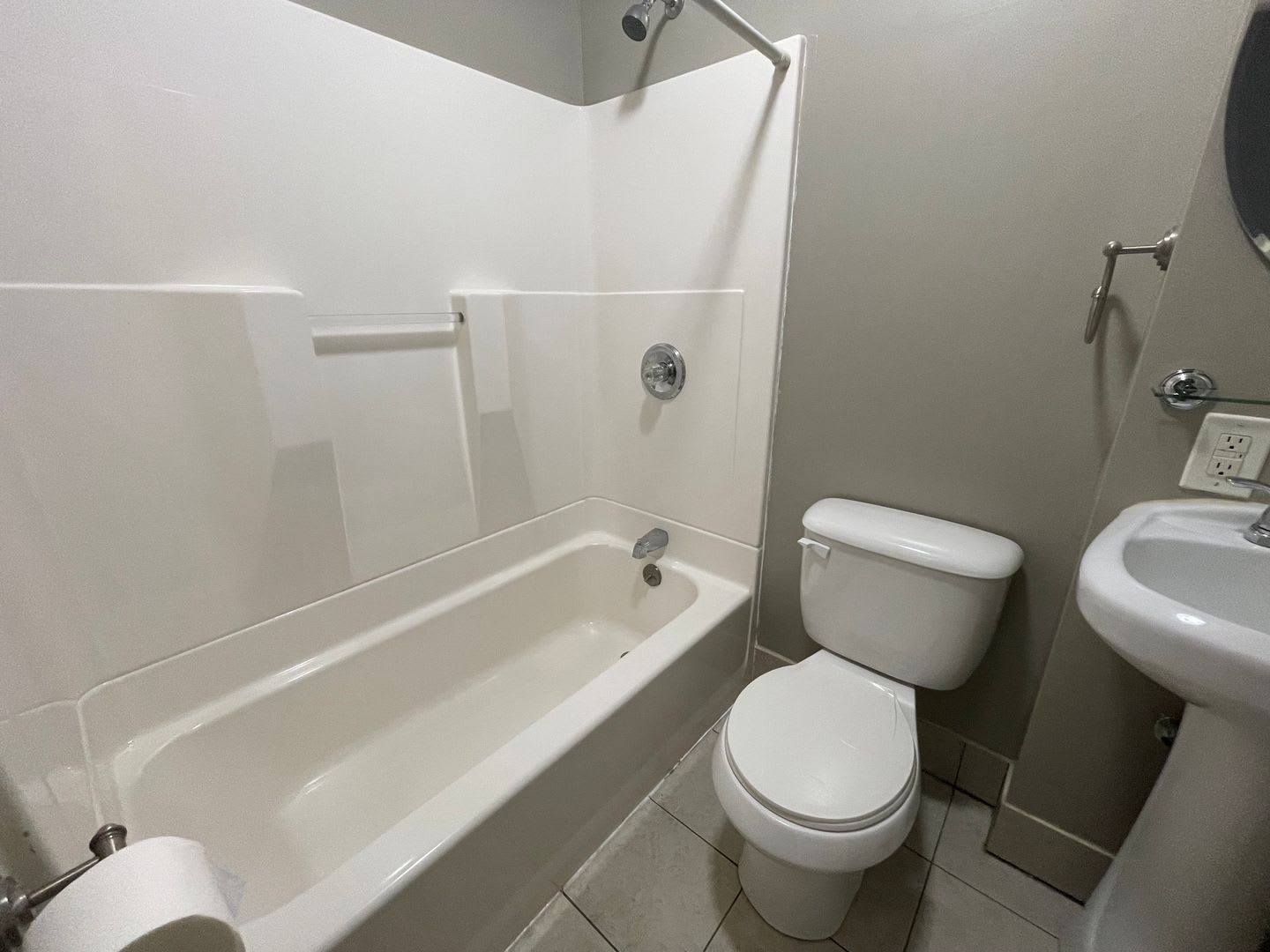 One Story House with a Partially Finished Basement – photo 4