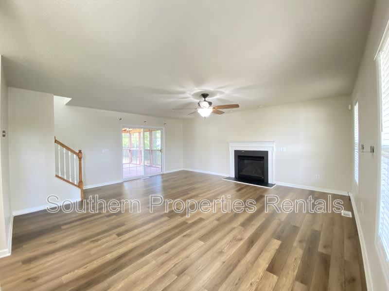 346 Cresthaven Drive – photo 4