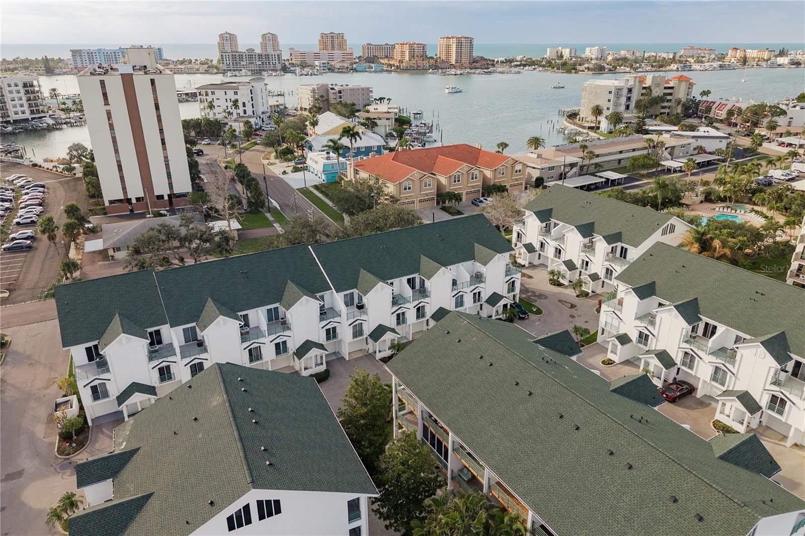 320 ISLAND Way – photo 1