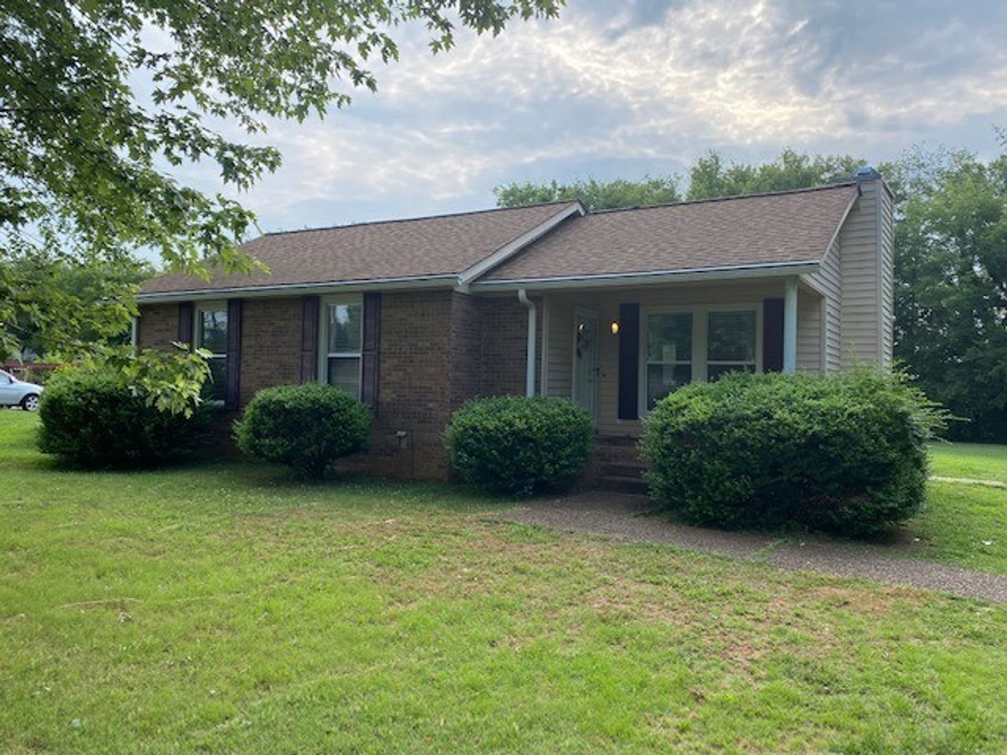 Home with Large Yard, Triple Rockvale – photo 2