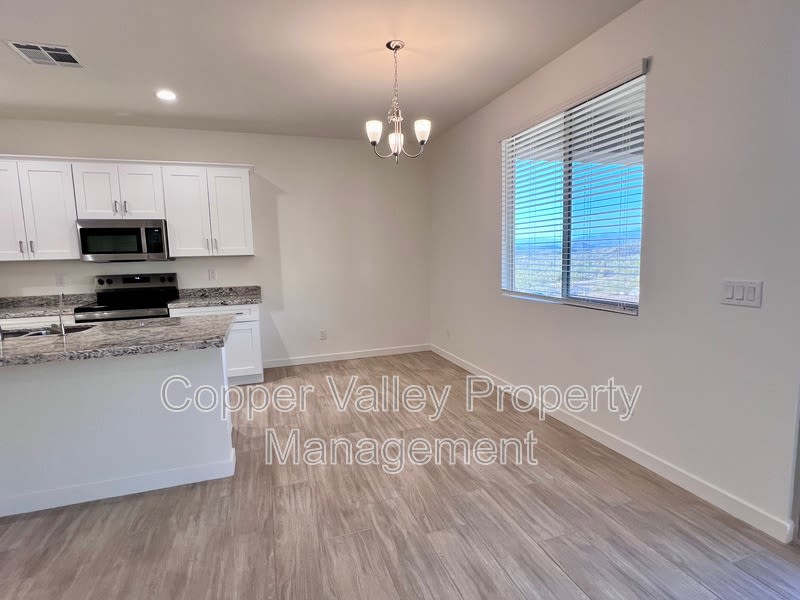 812 East Irvine Road – photo 4