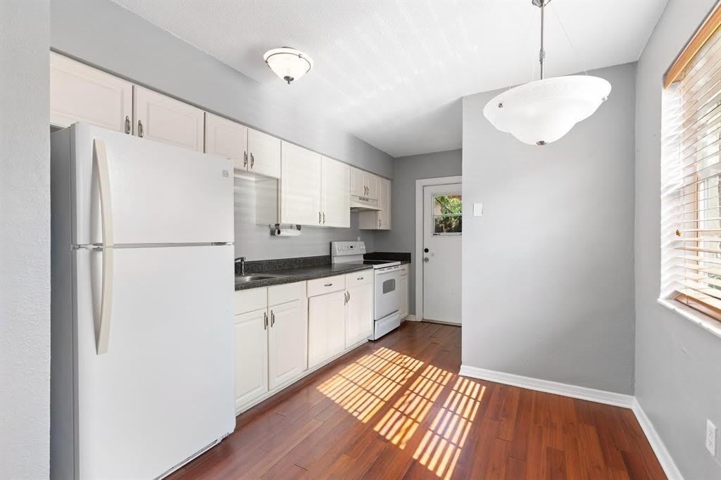 821 SW 4th Street – photo 3