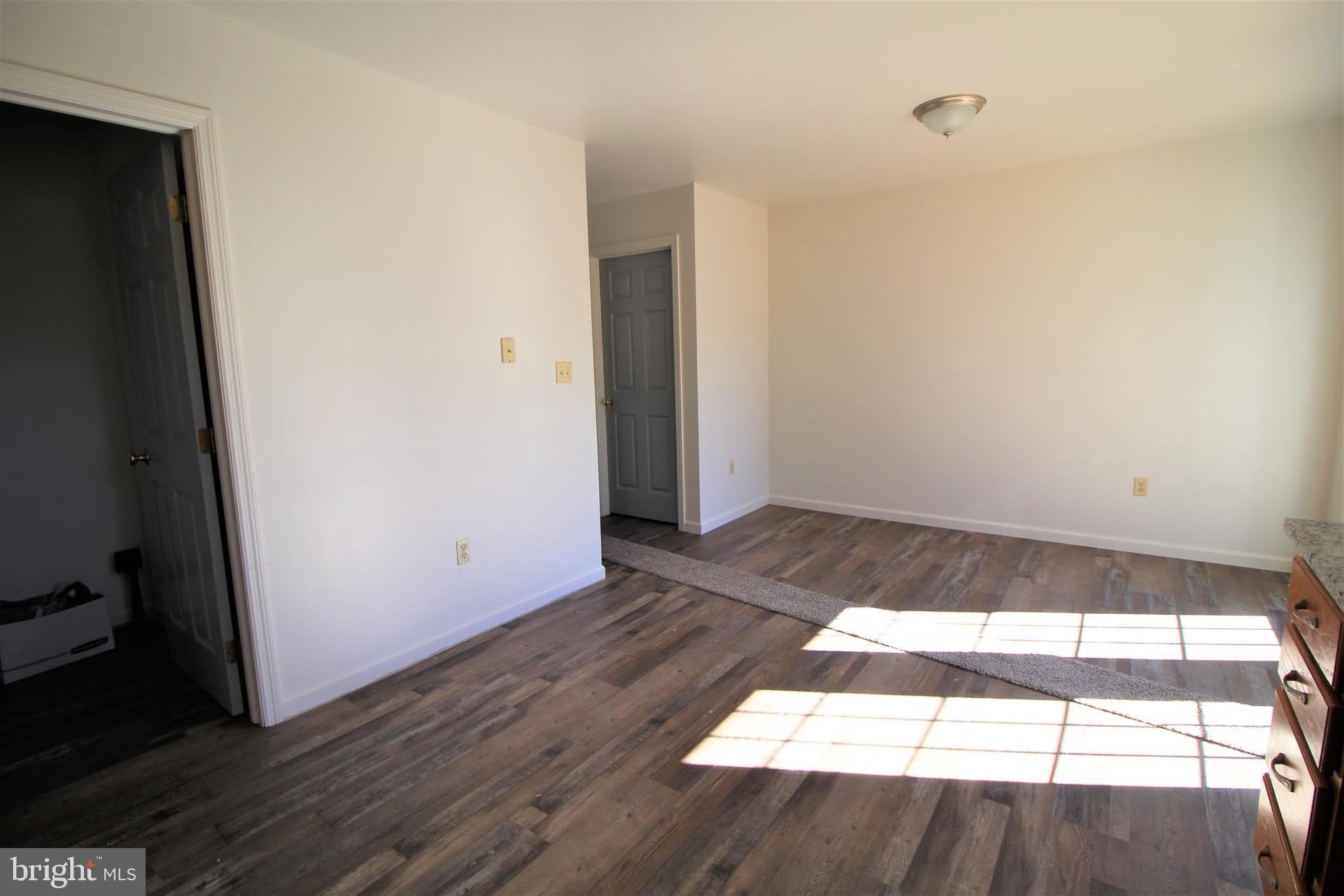 1431 VALLEY Road – photo 5
