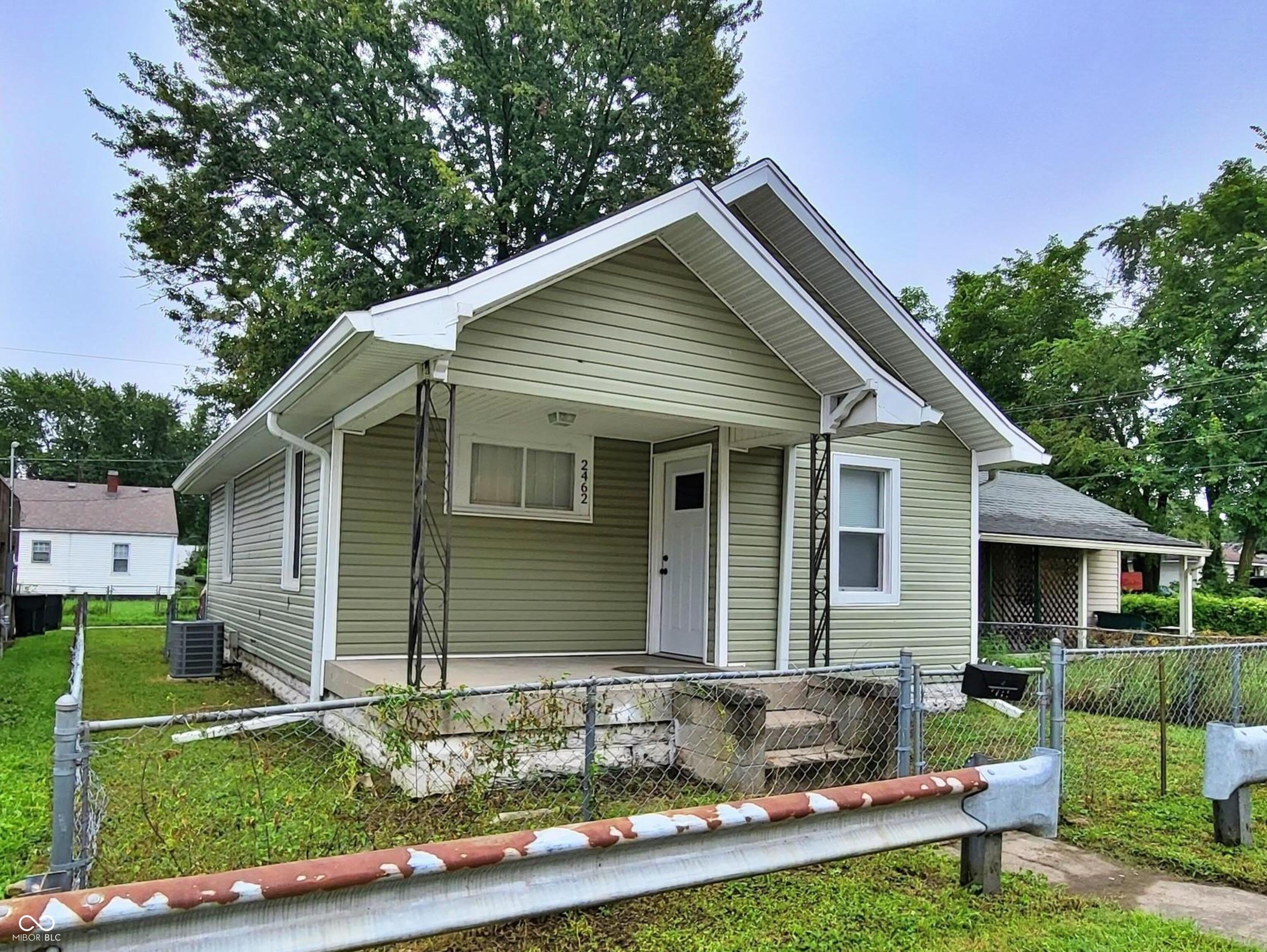 2462 Main Street – photo 3