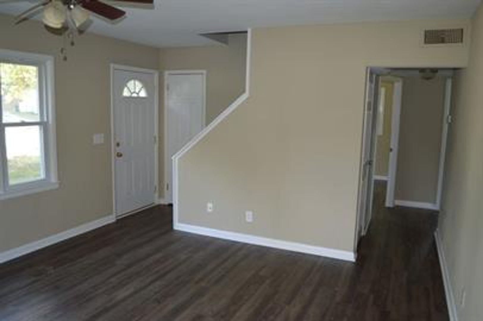 4Br 1 Ba Home In Shively With Updates New Kitchen And More 5609 Goldenrod Louisville Ky 40272 – photo 2