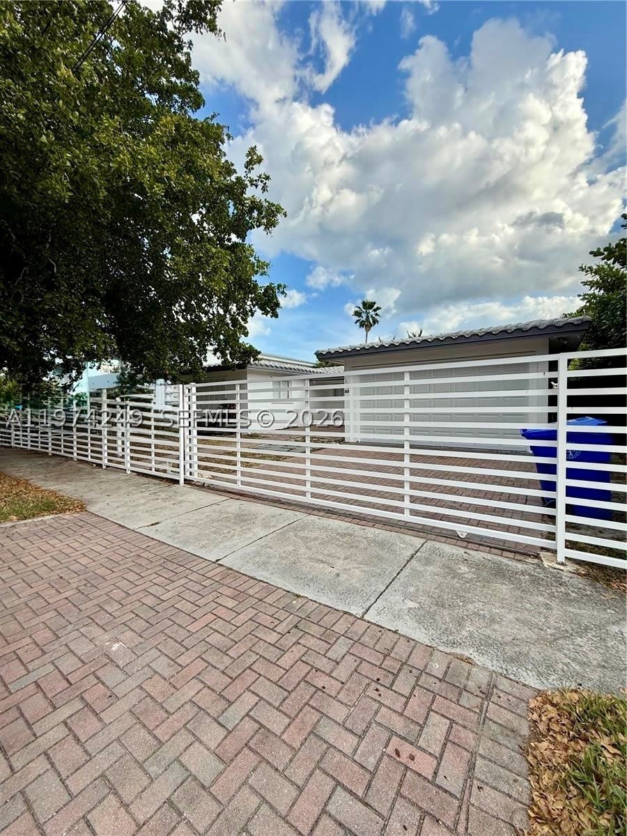 1240 NE 83rd St – photo 2