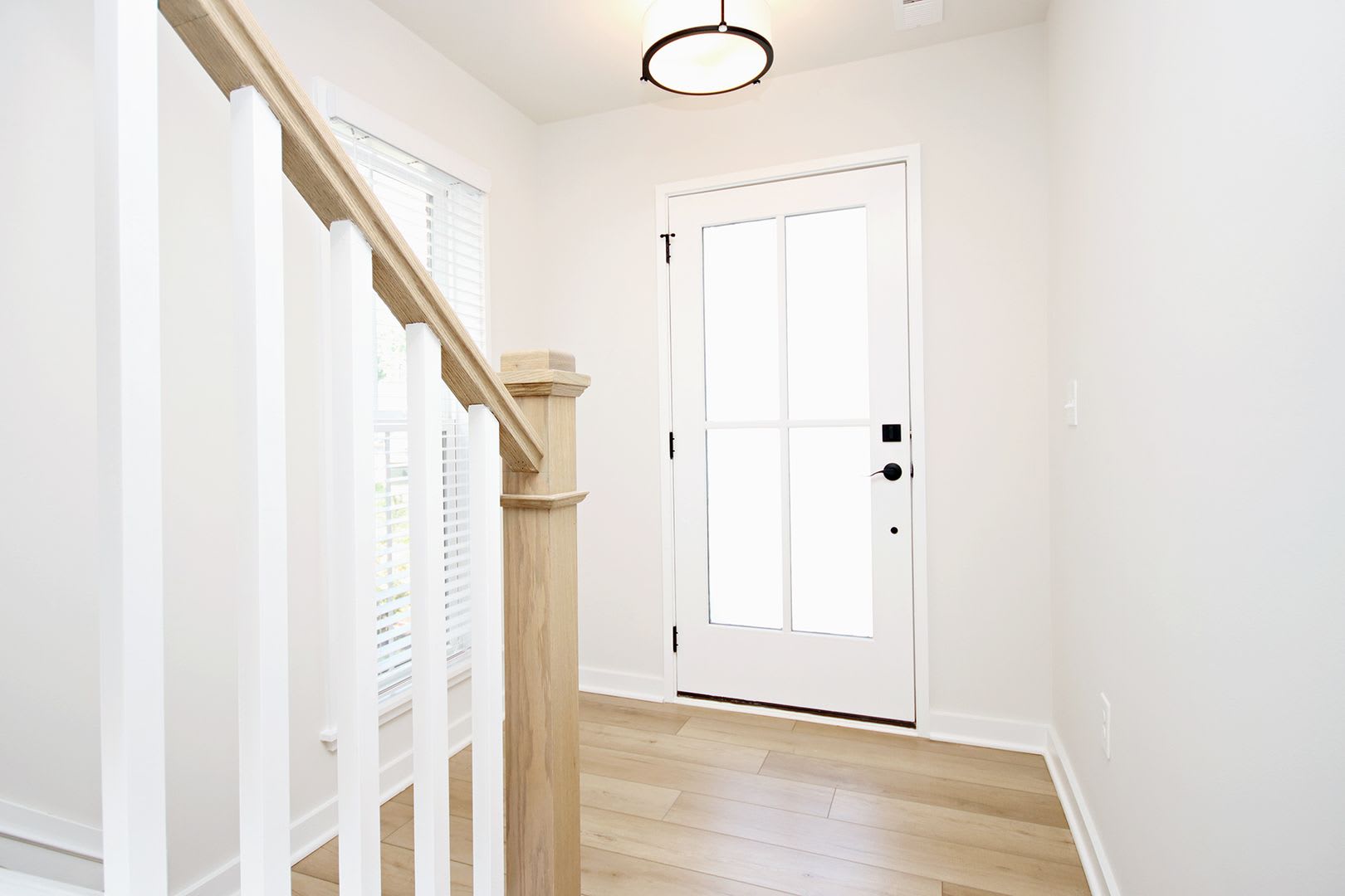 Dog-Friendly End-Unit Townhome in Desirable Old Trail, Crozet – photo 2