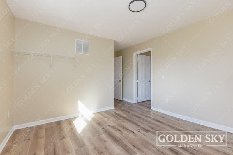2915 South Vine Street – photo 5